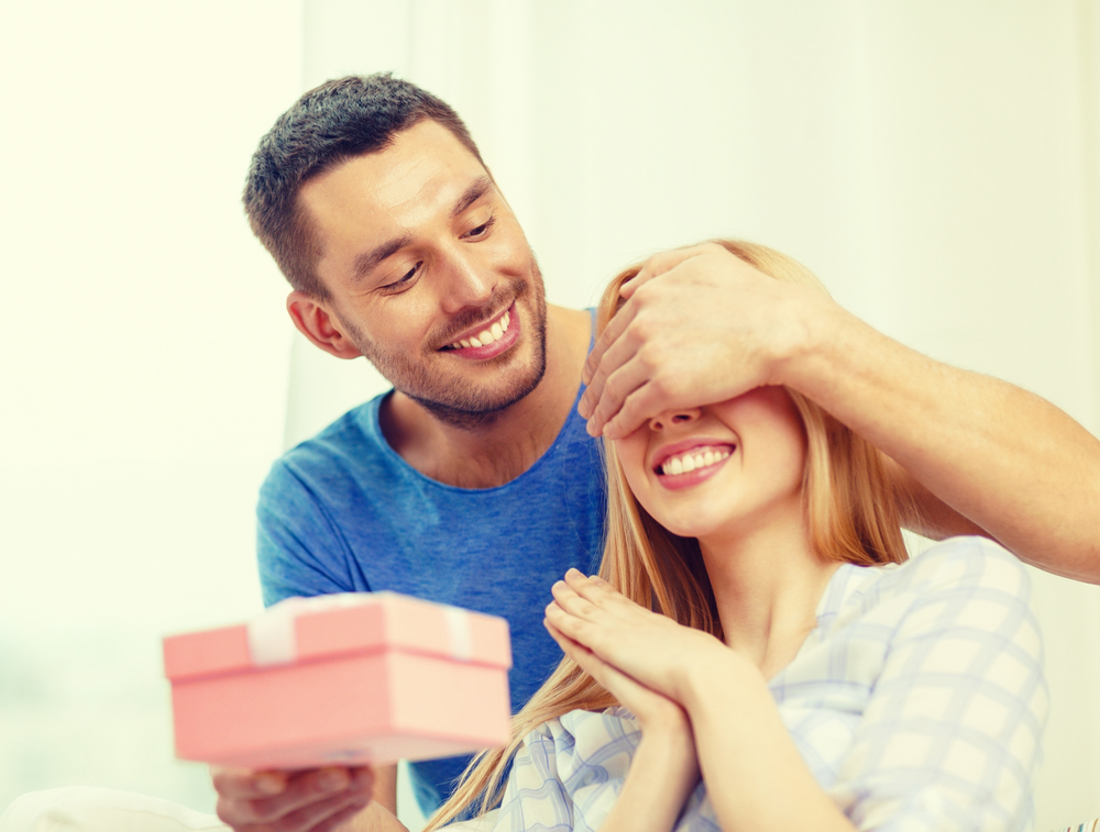 giving gifts to ex girlfriend