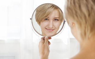 Почему так важно видеть собственное отражение? | Психология сегодня