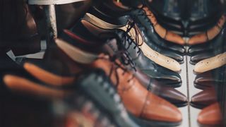 Shoes by Dong Tran/ Unsplash