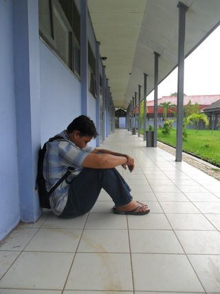 Lonely boy. Arief Rahman Saan (Ezagren), Wikimedia Commons in public domain. Lonely boy. Arief Rahman Saan (Ezagren), Wikimedia Commons in public domain.