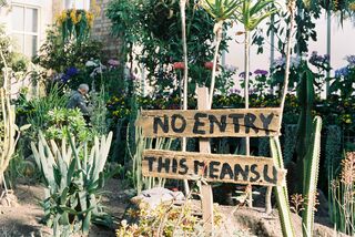 NO ENTRY Annie / Unsplash