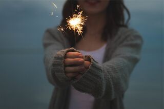 Sparkler Holding Hands/Pixabay Sparkler Holding Hands/Pixabay