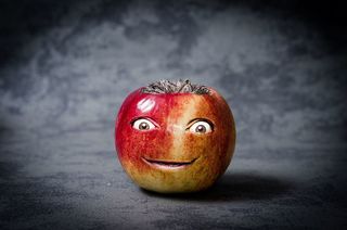 Niko Andronikos; Apple with Smiling Face; Pixabay