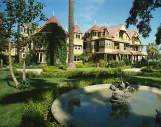 The Winchester Mystery House/Wkimedia Commons The Winchester Mystery House/Wkimedia Commons