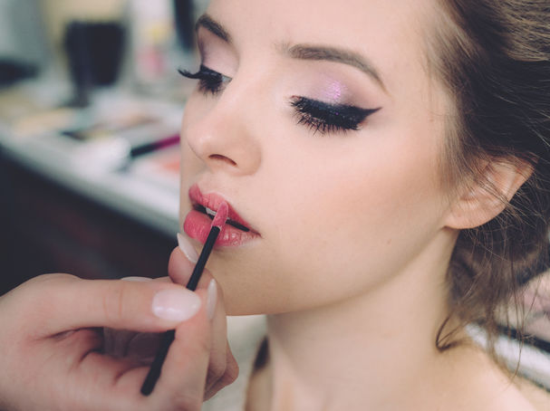 5 Research Backed Reasons We Wear Makeup Psychology Today Canada Research Backed Reasons We Wear Makeup