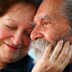 By Ian MacKenzie - Flickr: Old Couple, CC BY 2.0, https://commons.wikimedia.org/w/index.php?curid=15768474