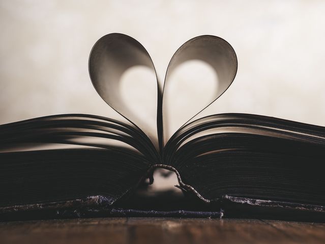 book heart-1100254_1920 Pixabay DariuszSankowski-553