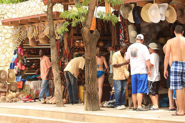 Caribbean Trip 2010 by Derek Hatfield, Flickr, CC by 2.0. Caribbean Trip 2010 by Derek Hatfield, Flickr, CC by 2.0.