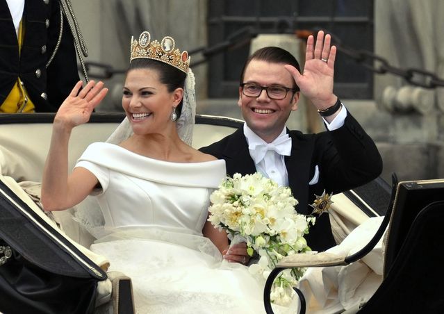 Wedding of Victoria, Crown Princess of Sweden, and Daniel Westling; Cortège at Slottsbacken Holger Motzkau 2010, Wikipedia/Wikimedia Commons (cc-by-sa-3.0)