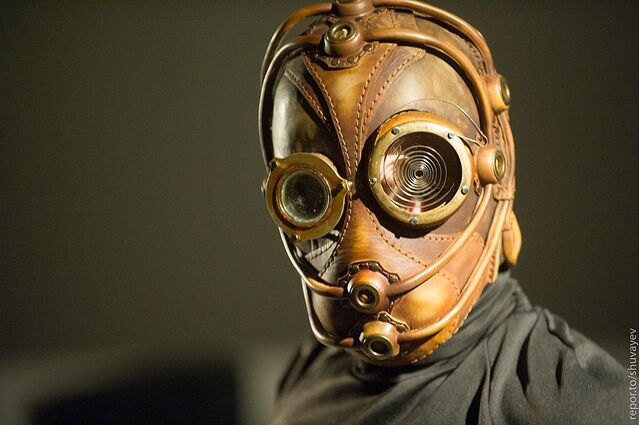 Source: Bob Basset's Mask 2015, Author: Bob Basset; Bbsstt, CC BY-SA 4.0, via Wikimedia Commons Source: Bob Basset's Mask 2015, Author: Bob Basset; Bbsstt, CC BY-SA 4.0, via Wikimedia Commons
