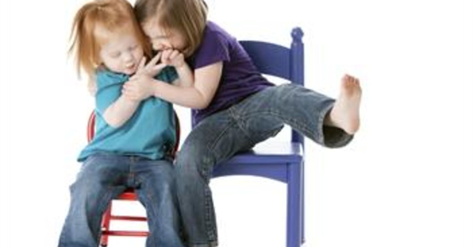 Why Kids Hit Siblings and How to Help Them Stop | Psychology Today UK